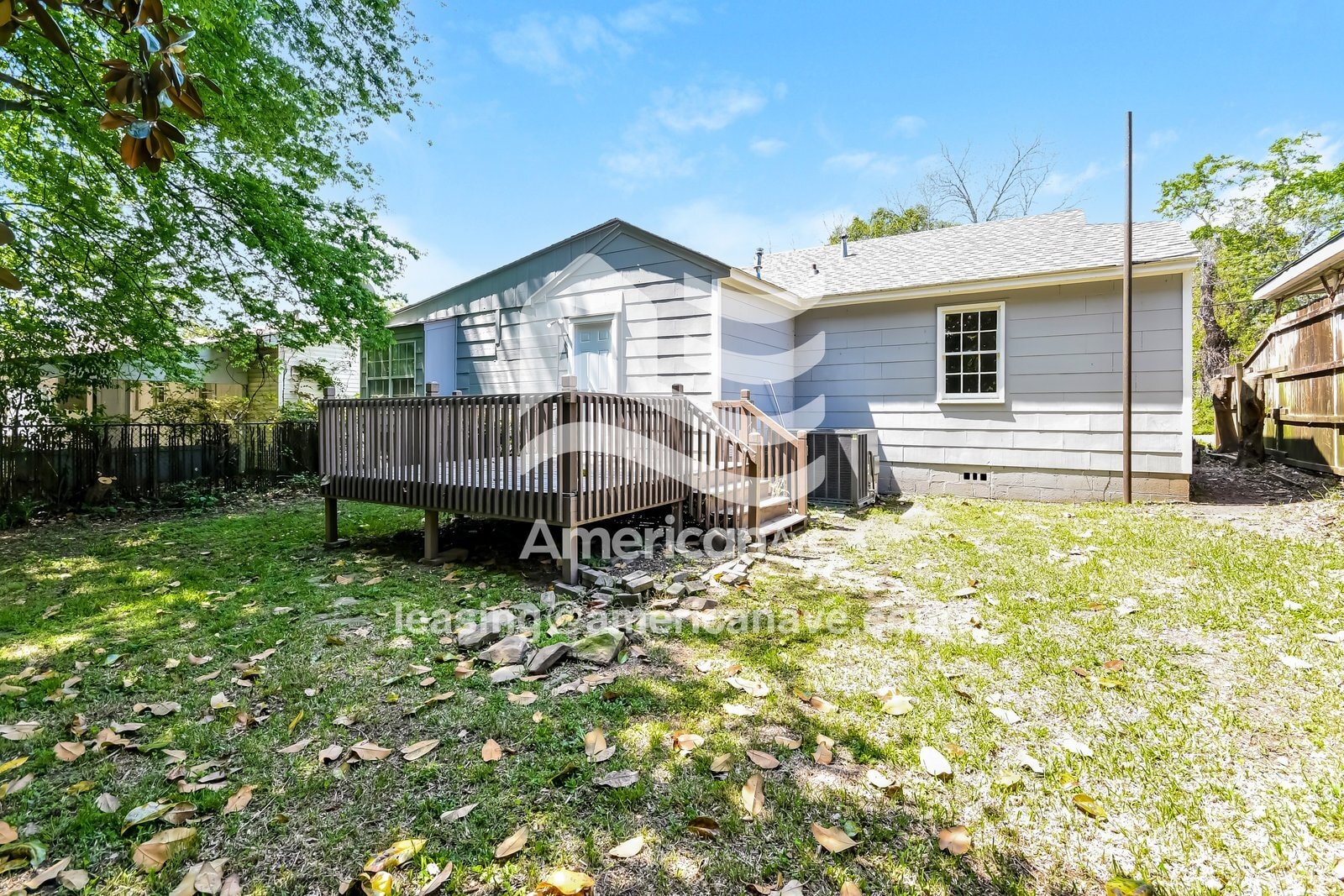 Building Photo - 1615 17th Ave E