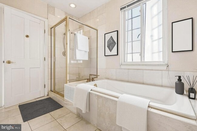 Building Photo - 1512 14 Spruce Street Unit PH-2402