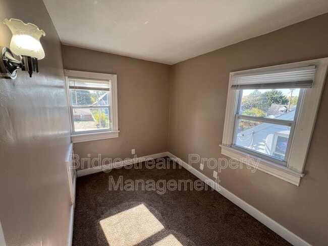 Building Photo - 1628 Gummer Ave