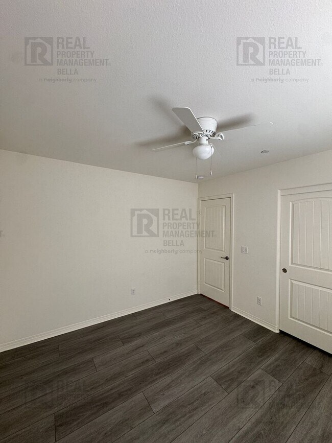 Building Photo - Cul-De-Sac Home in Heritage Lake Featuring Downstairs Bedroom & Bath + Loft