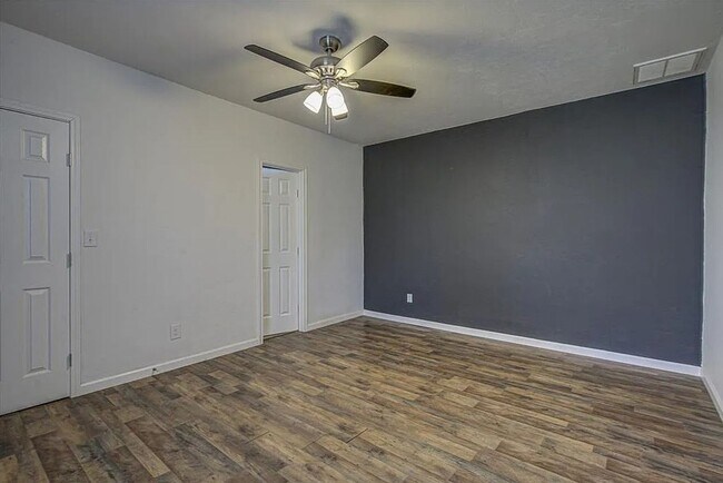 Building Photo - 2901 NW 43rd St