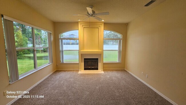 Building Photo - Spacious 4 Bedroom Home in Breakaway Trail...
