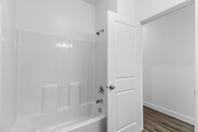 Building Photo - 5801 S Garnet Dr