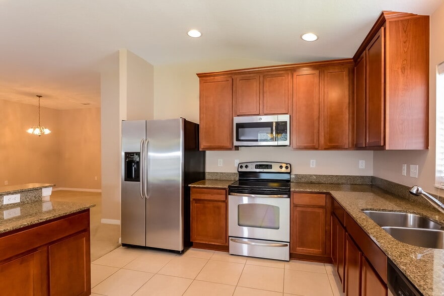 Building Photo - 3636 Grecko Dr