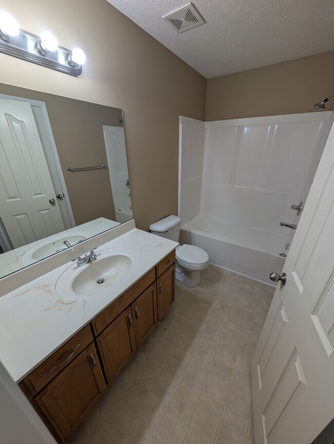 Building Photo - 616 Wolfchase Dr