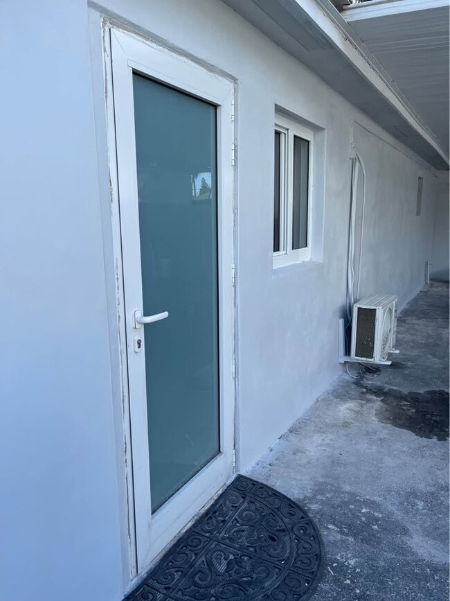 Building Photo - 1424 SW 92nd Pl