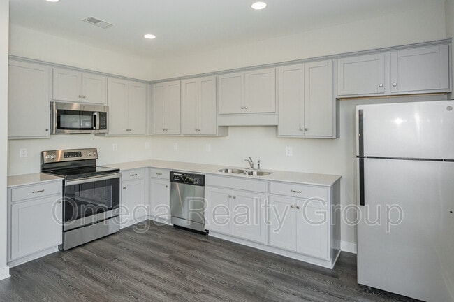 Building Photo - 45 Red Oak Ct