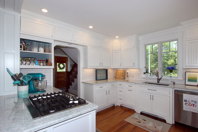 Building Photo - 351 Barlows Landing Rd