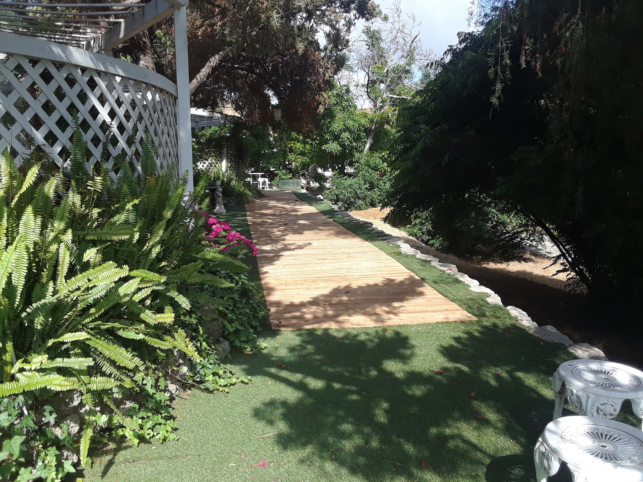 grounds - 6129 Andalusia Ave