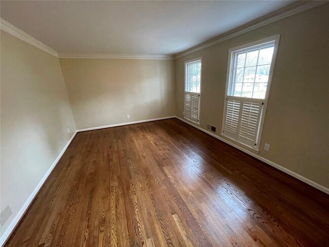 Building Photo - 1150 Falstaff Dr