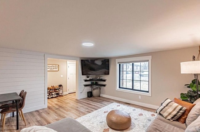 Building Photo - NEWLY REMODELED 3 BED 2 BATH HOME IN REXBURG