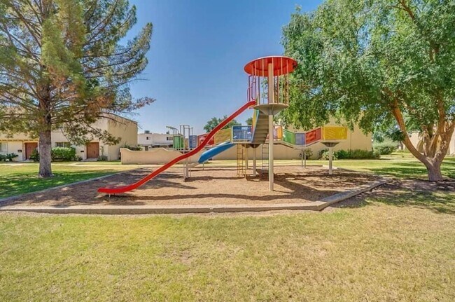Building Photo - 4678 N 19th Ave