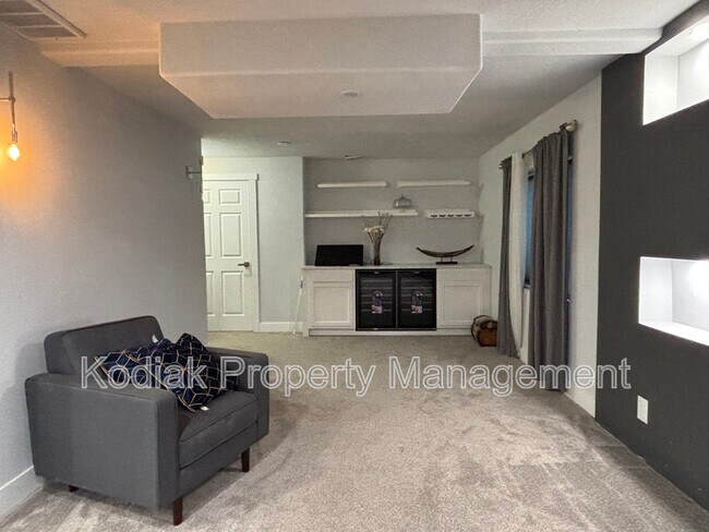 Building Photo - 5757 Coral Pine Ct S