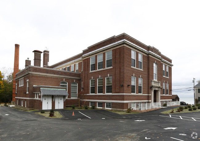 Building Photo - Dalrymple School Apartment