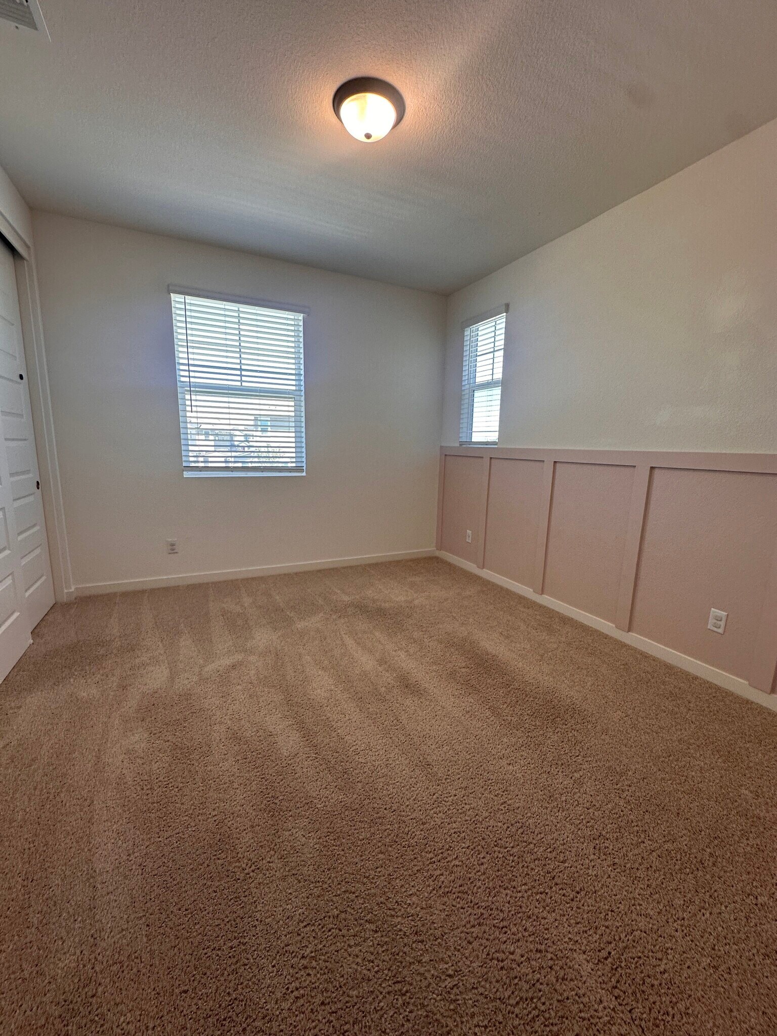 Building Photo - 2476 Laramie Cir