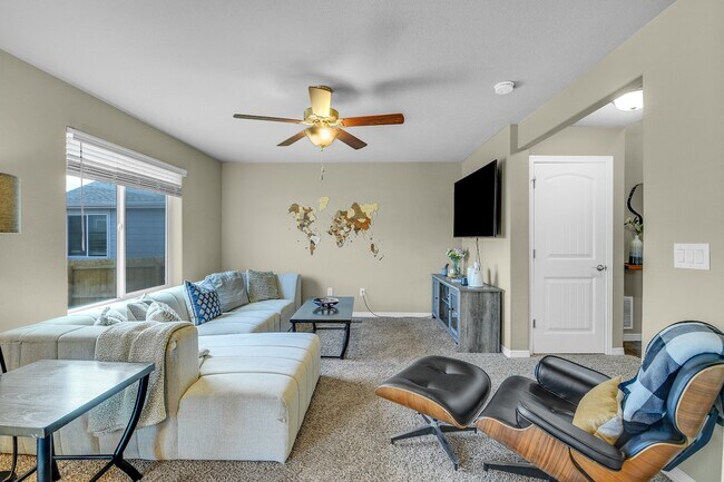 Building Photo - 6055 Meadowbank Ln