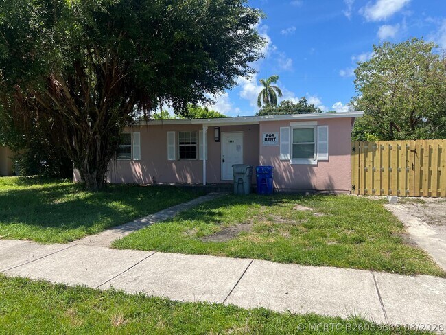 Building Photo - 4721 NE 18th Ave