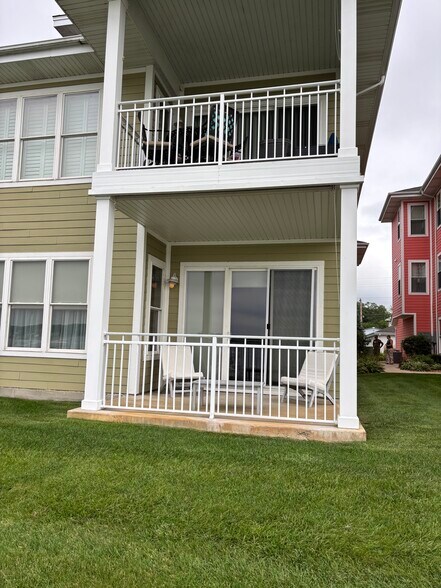 Building Photo - 13242 Lake Shore Dr