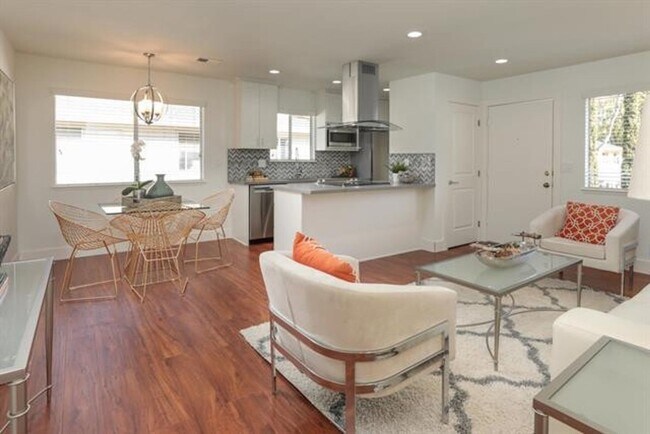 Building Photo - Gorgeous Remodeled 2 Bedroom 1 Bath Condo ...