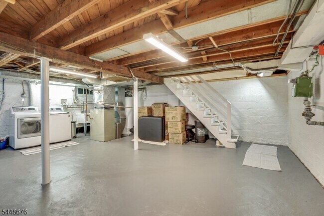 Building Photo - 256 Woodland Ave
