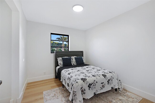 Building Photo - 3613 SW 1st St