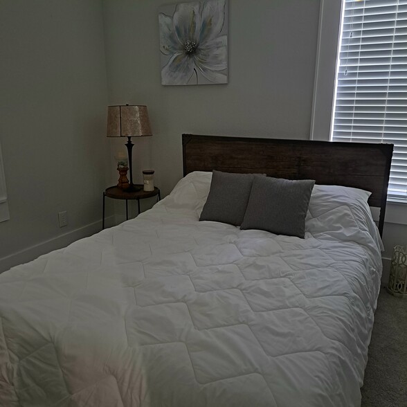 2 queen bed bedrooms An extra TV - 3645 Azalea Dr