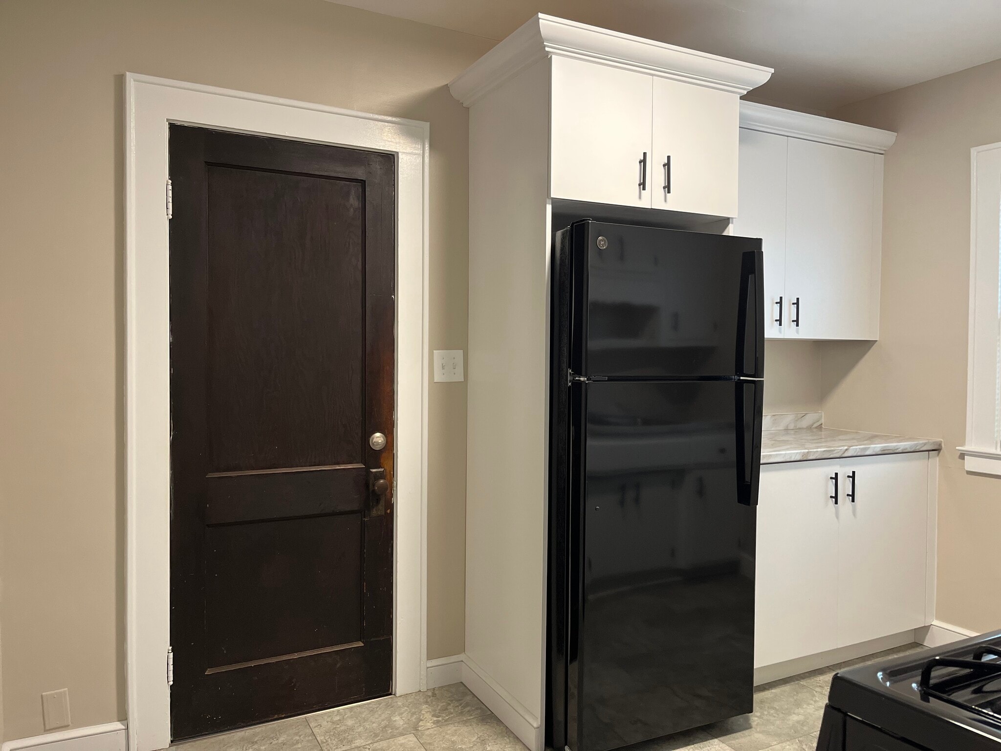 Building Photo - 242 Forest Hill Dr