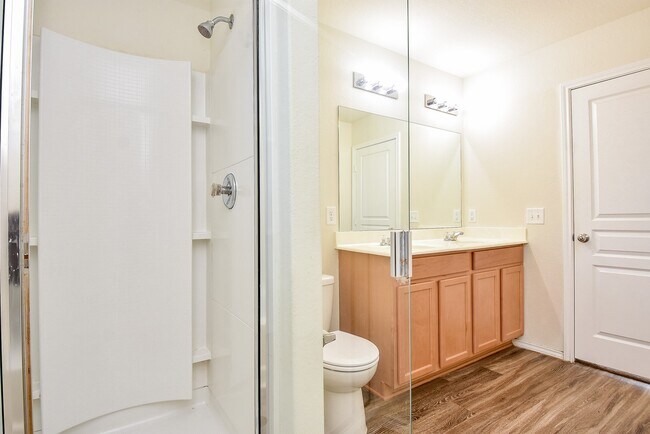 Building Photo - 4407 Champions Landing Dr