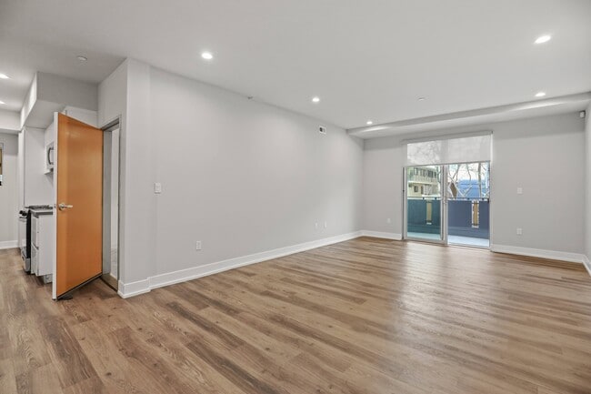 Interior Photo - The Hudson by Wiseman