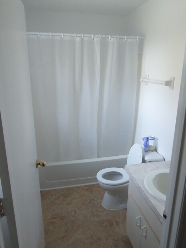 Building Photo - 1274 Schumann Dr