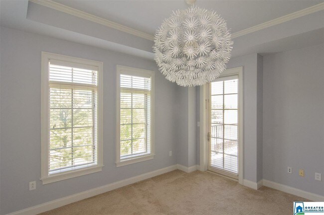 Building Photo - 2600 Highland Ave