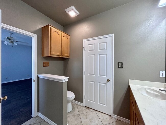 Building Photo - 4710 Sojourner St