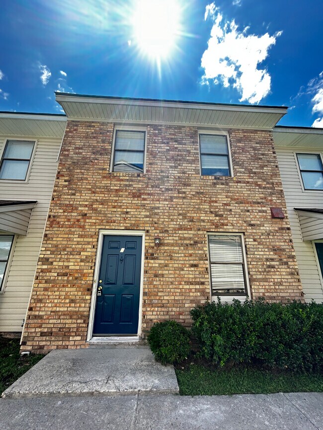 Building Photo - Willow Trace