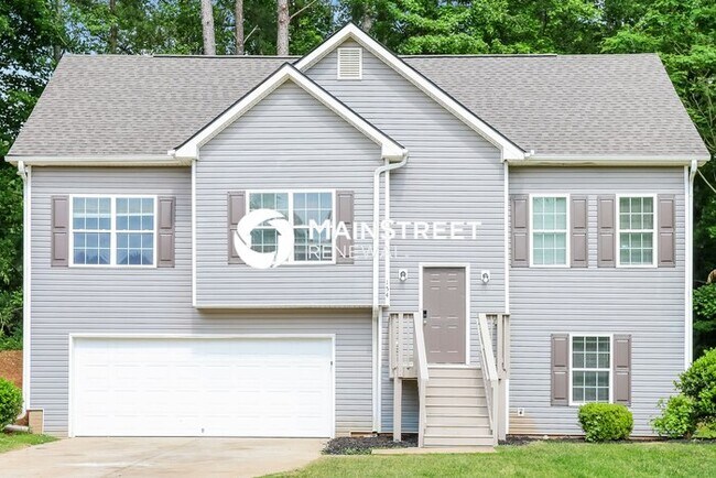 Primary Photo - 4 Bedroom Pet-Friendly Home in Newnan, GA ...