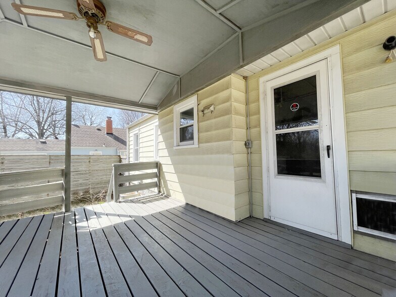 Building Photo - 1345 S Liberty St