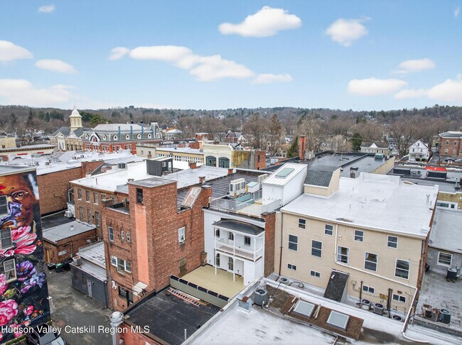 Building Photo - 316 Wall St