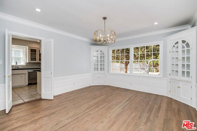 Building Photo - 4649 Sancola Ave