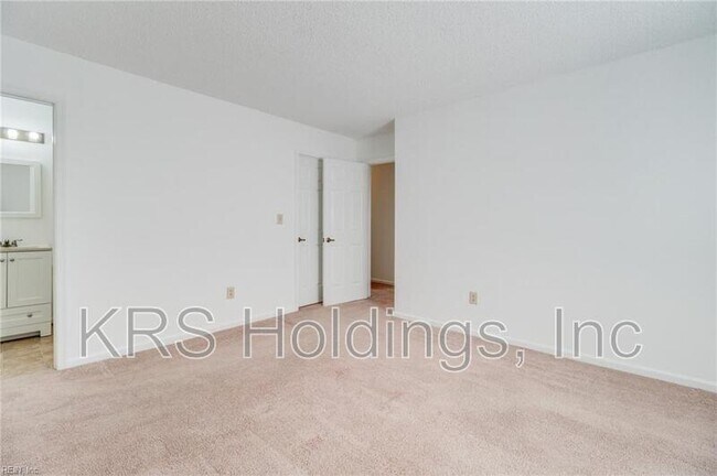 Building Photo - 819 Zircon Ct