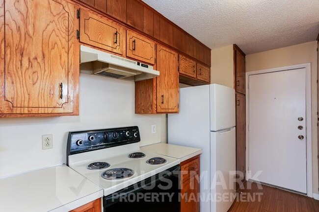 Building Photo - 4506 Lago Cir