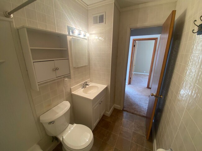 Building Photo - 2 Bedroom Home on South Union!