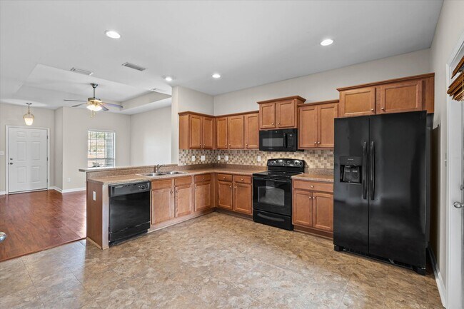 Building Photo - 24348 Wilshire Way