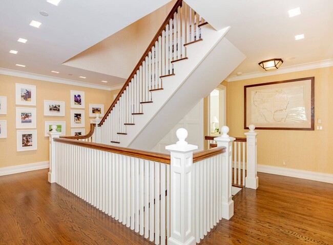 Building Photo - 63 Meadowmere Pl