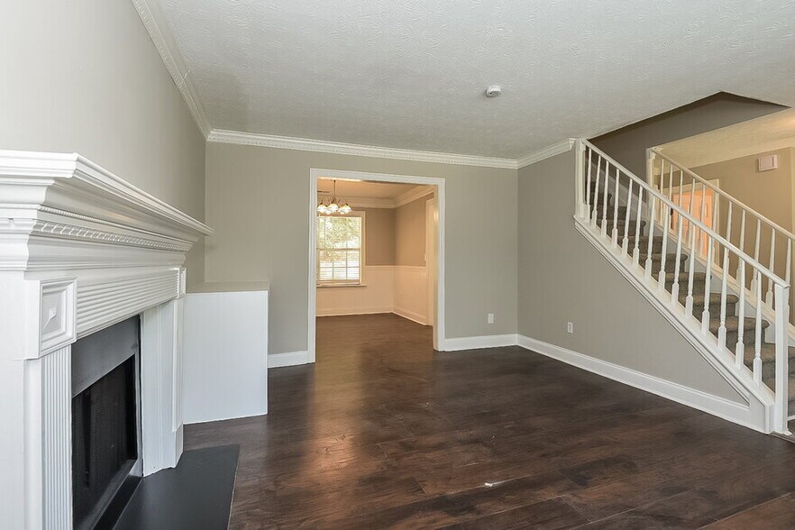 Building Photo - 885 Trace Cir NE