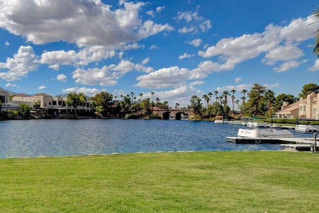 Building Photo - Remodeled Single Story, 4 Bedroom Home in Desert Shores
