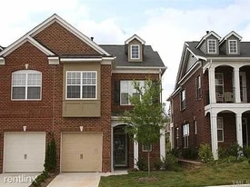 Building Photo - 512 War Admiral Ct