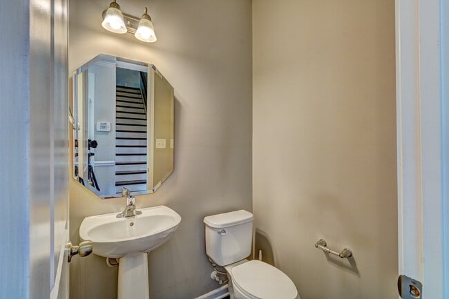 Building Photo - 2024 Middleton Farm Dr