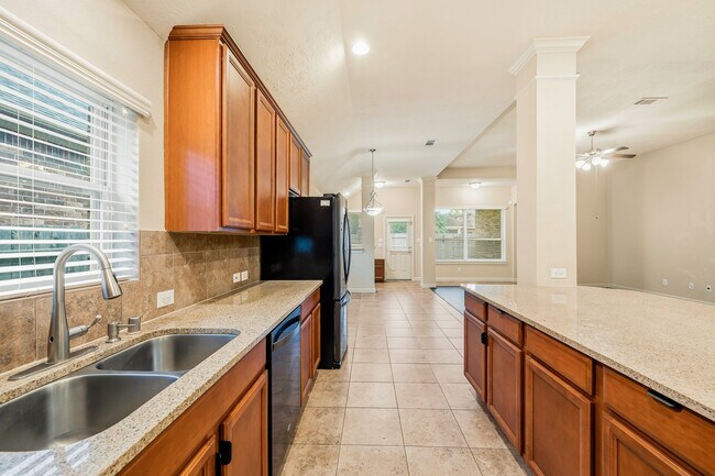 Building Photo - 18315 E Willow Oak Bend Dr