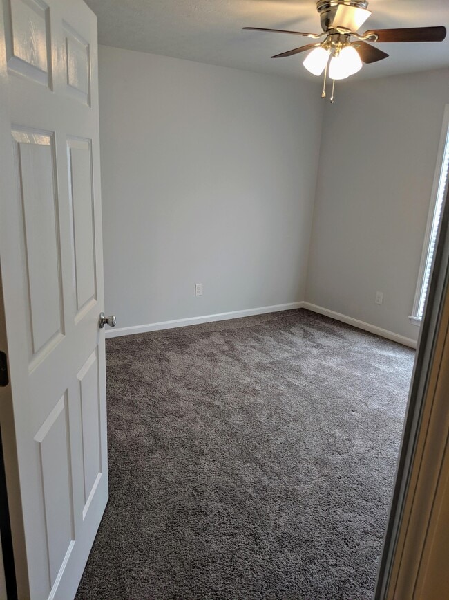 Building Photo - 10501 Chariot Run Ct