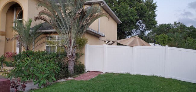 Building Photo - 5811 Crystal Rd