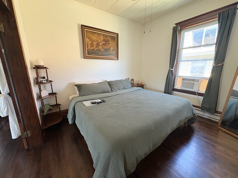 Bedroom 1 - 2900 NE Tyler St